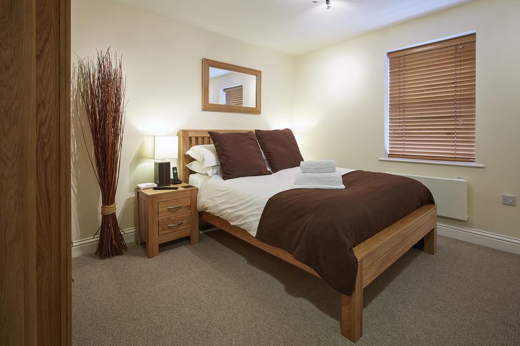 Swan Place Apartments By Viridian Apartments Swindon Room photo