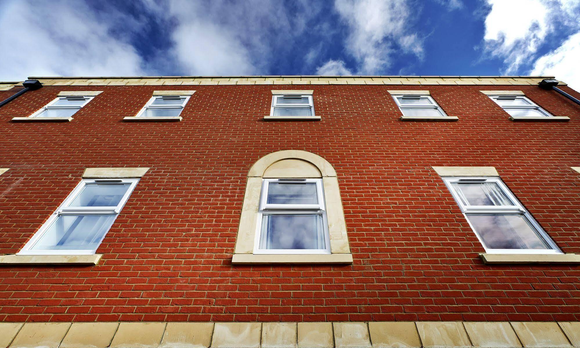 Swan Place Apartments By Viridian Apartments Swindon Exterior photo